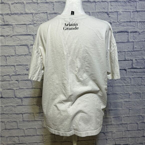 H&M Ariana grande tshirt - Picture 2 of 10